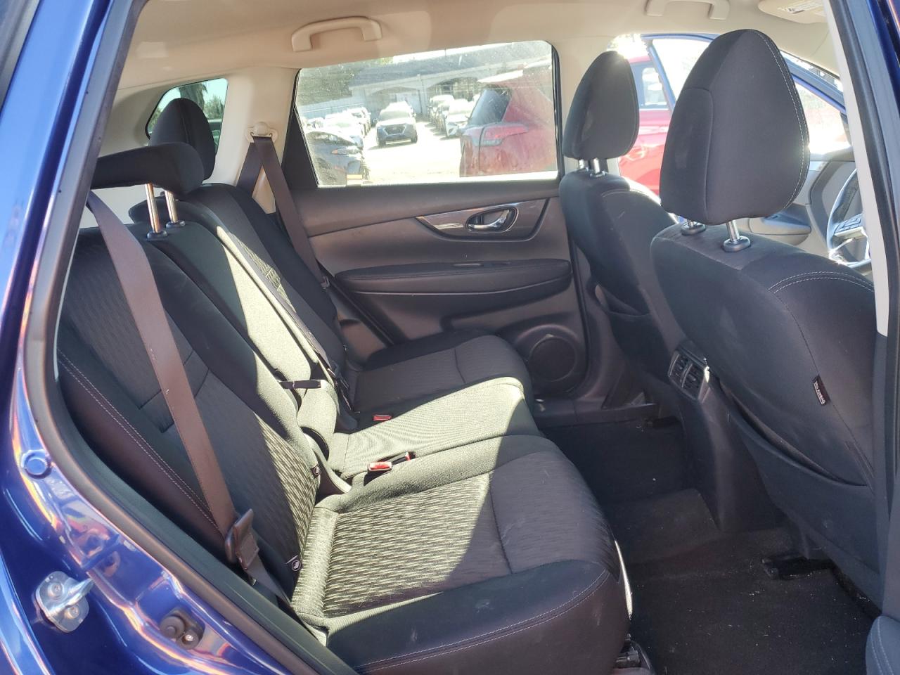 2017 Nissan Rogue - Image 11