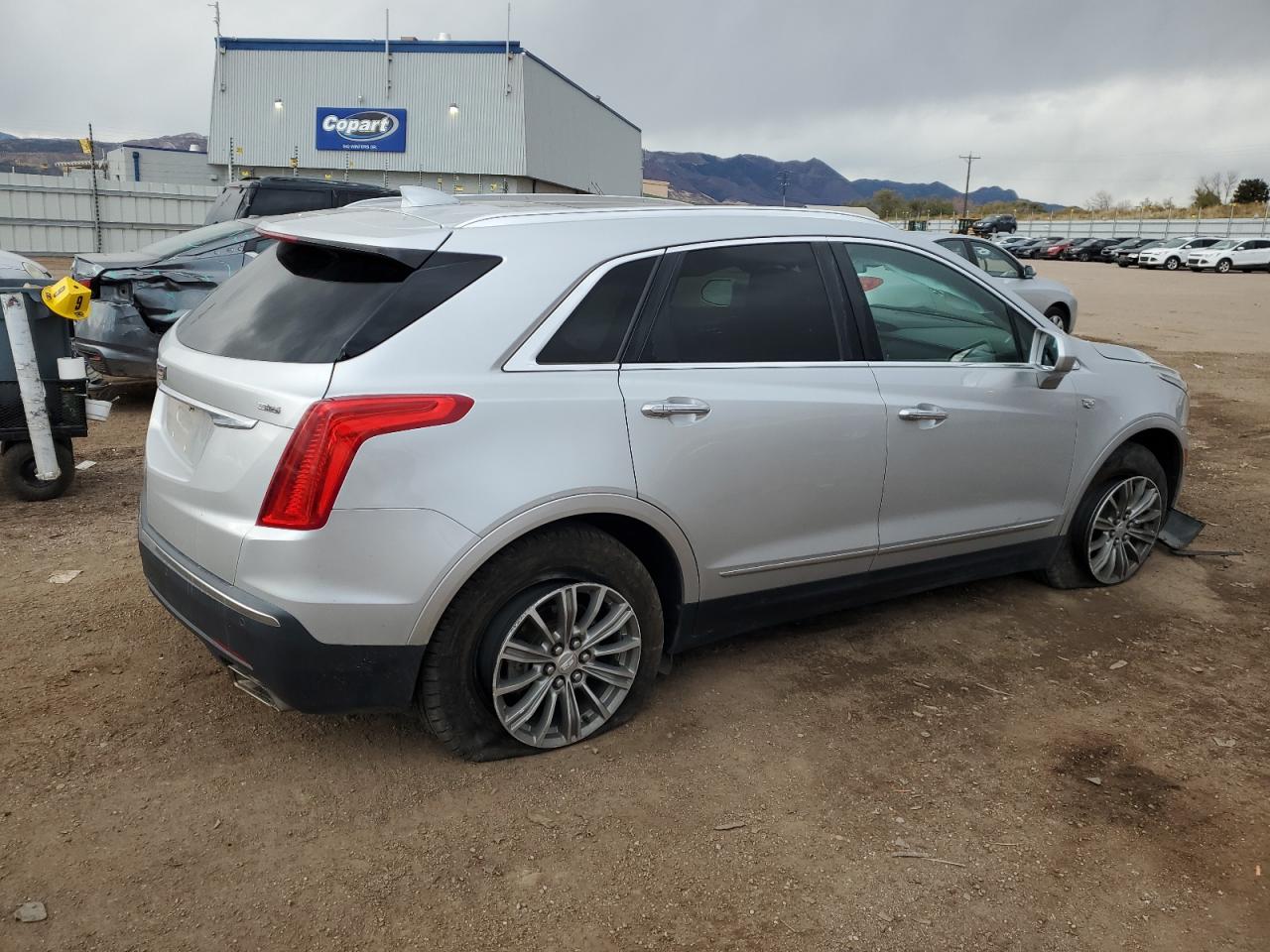 VIN 1GYKNDRS4HZ248422 2017 CADILLAC XT5 no.3