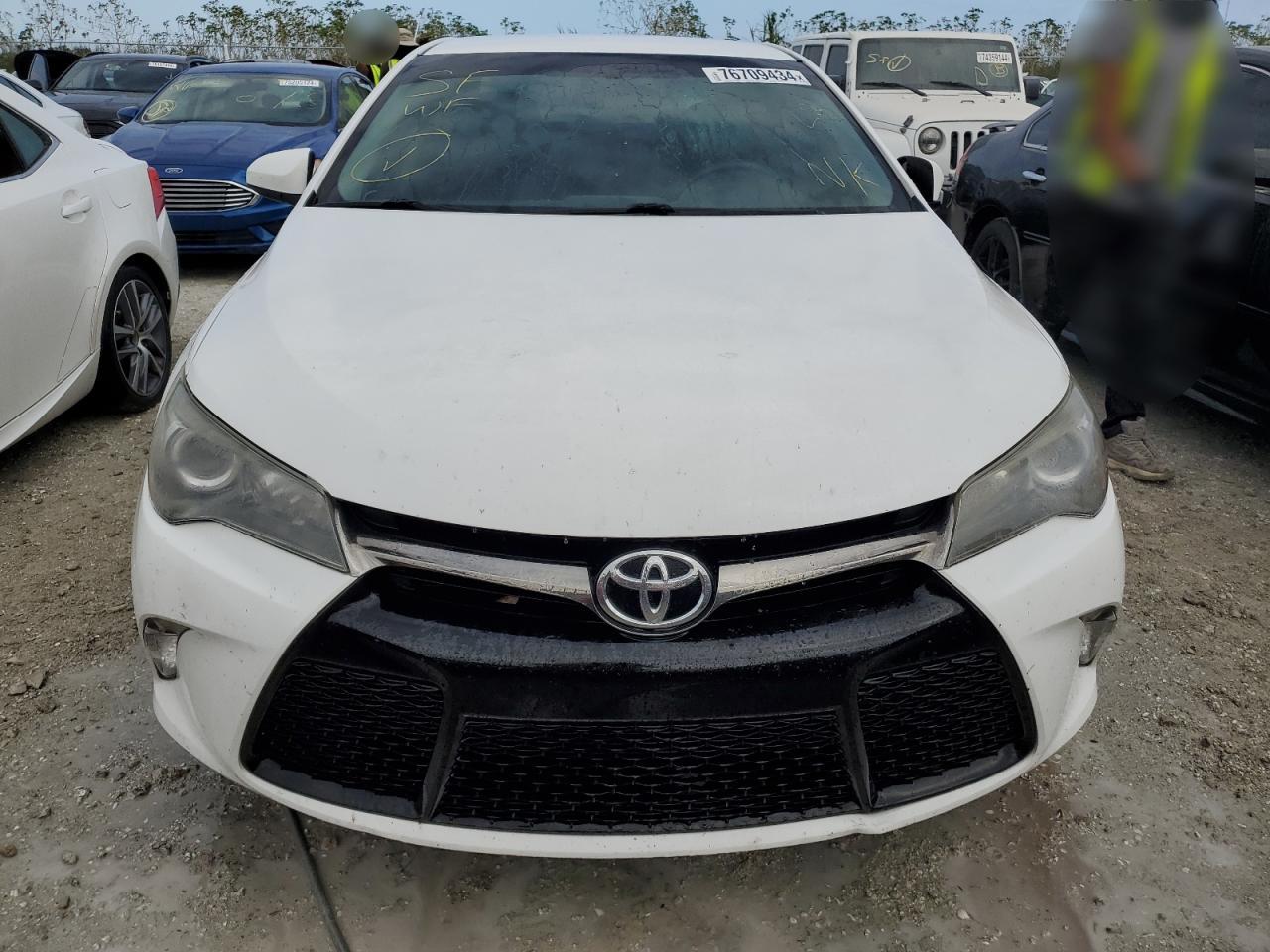 VIN 4T1BF1FK2GU136263 2016 TOYOTA CAMRY no.5