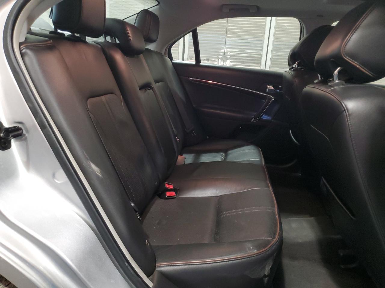 2012 Lincoln MKZ - Image 10