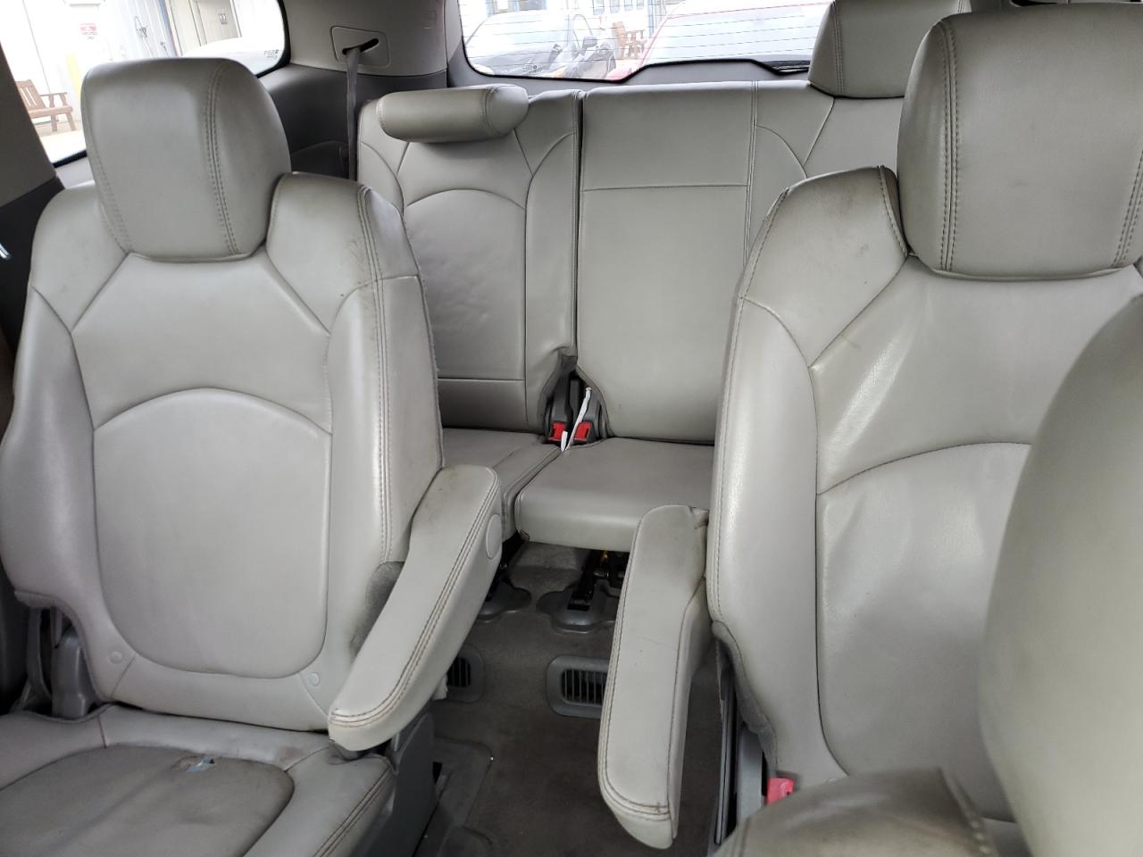 2009 Chevrolet Traverse - Image 10