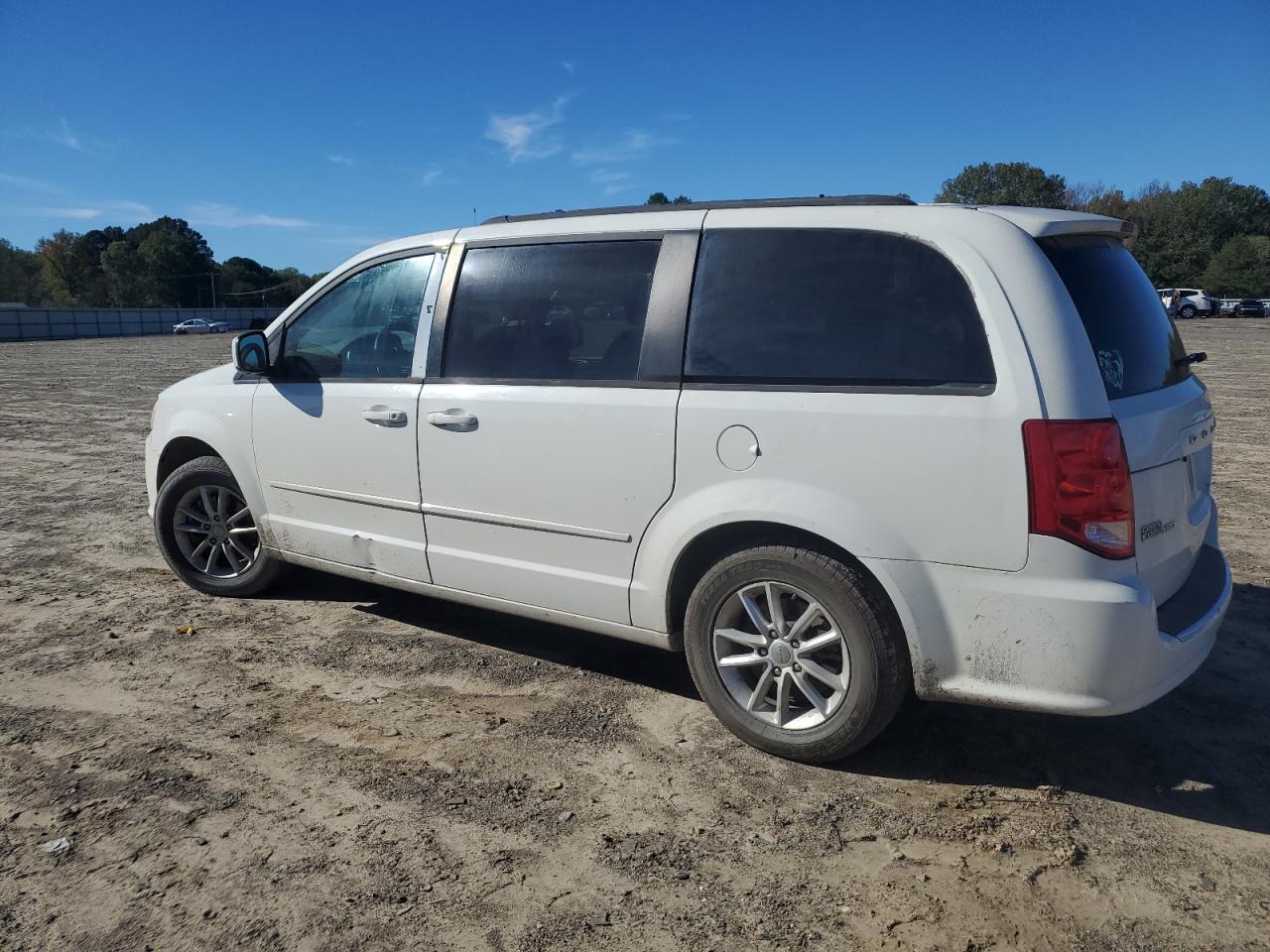 2013 Dodge Caravan - Image 2