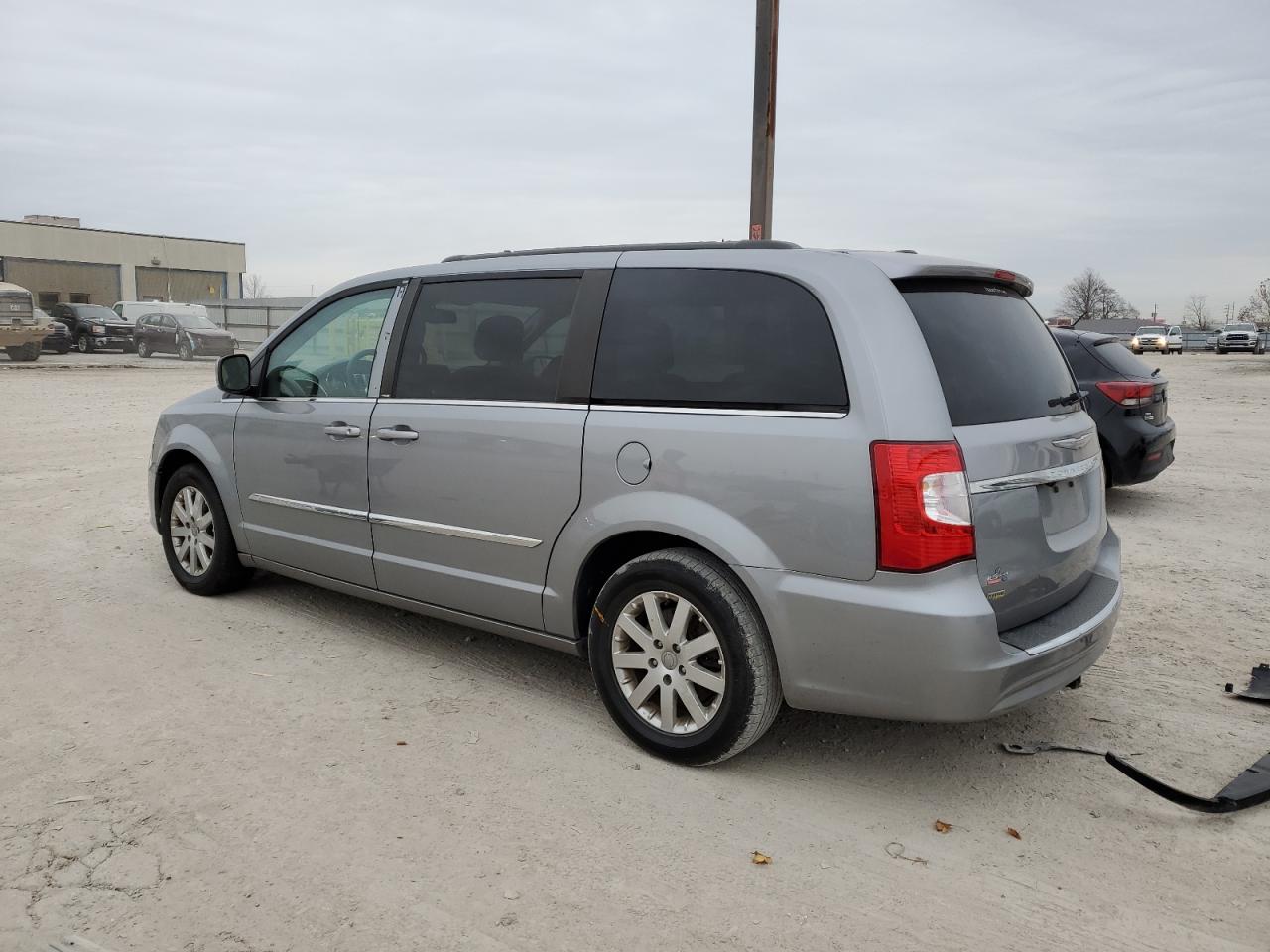 2014 Chrysler Town & Country - Image 2