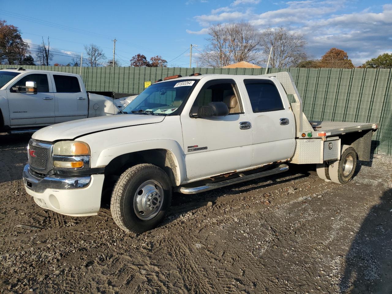 2005 GMC Sierra - Image 1