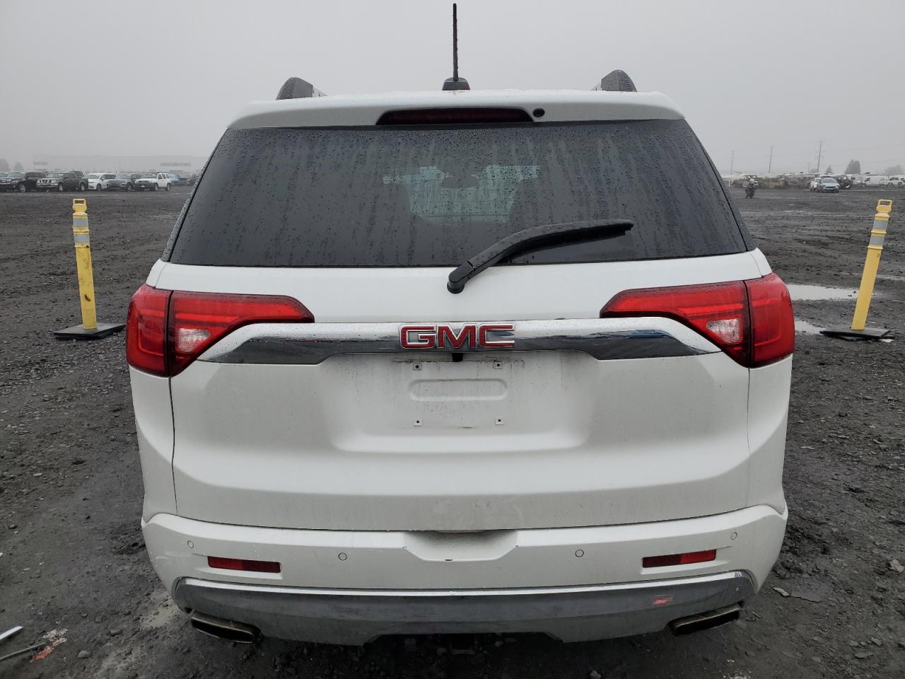 2017 GMC Acadia - Image 6