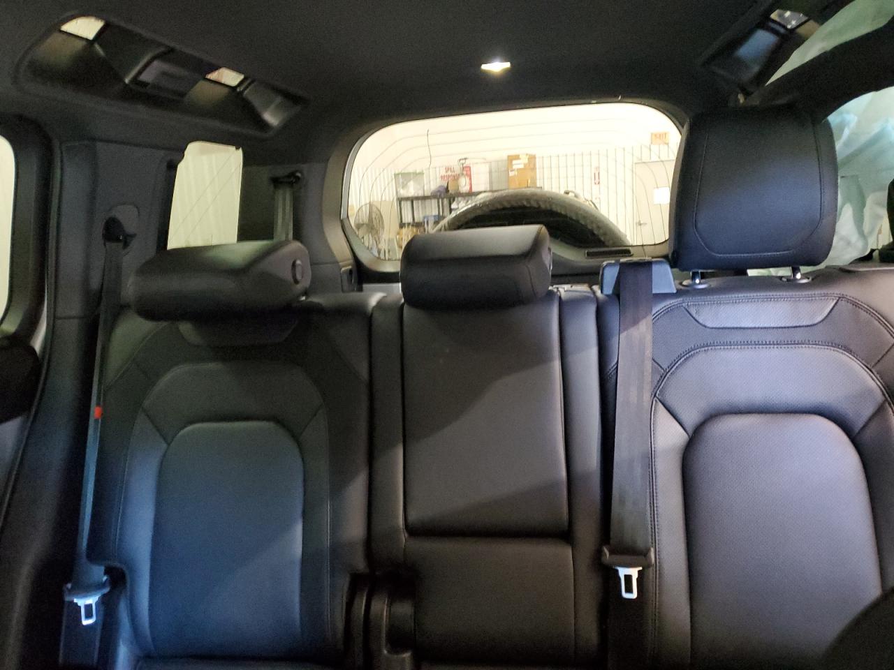 2024 Land Rover Defender - Image 10