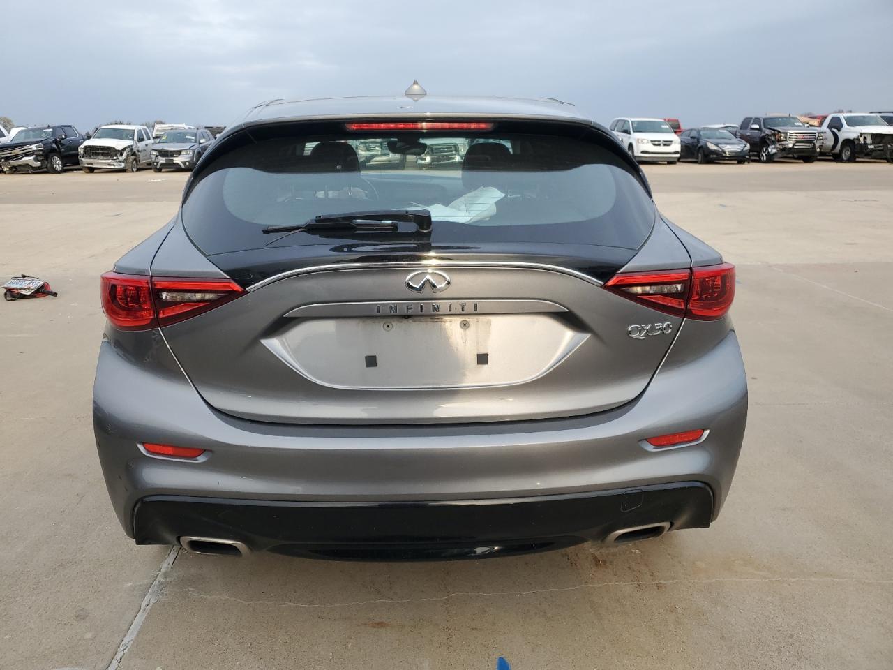 2018 Infiniti QX30 - Image 6
