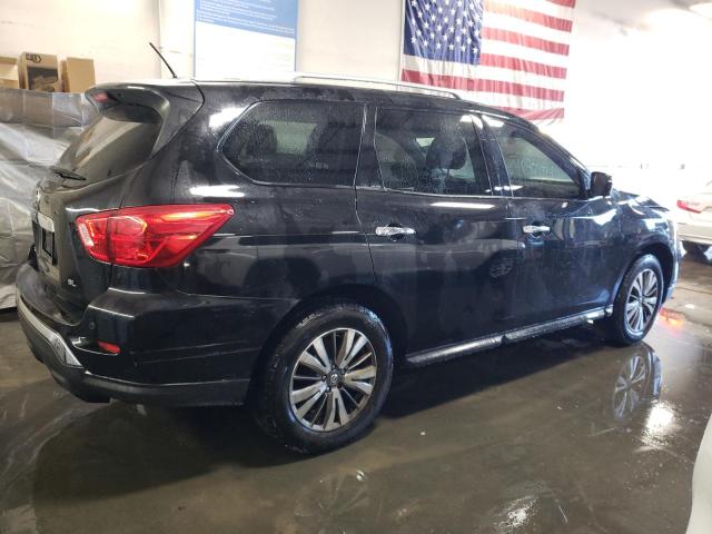  NISSAN PATHFINDER 2017 Czarny
