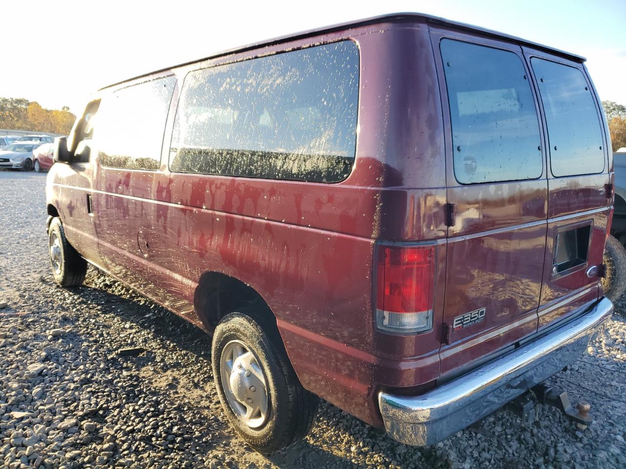 2005 Ford Econoline - Image 2