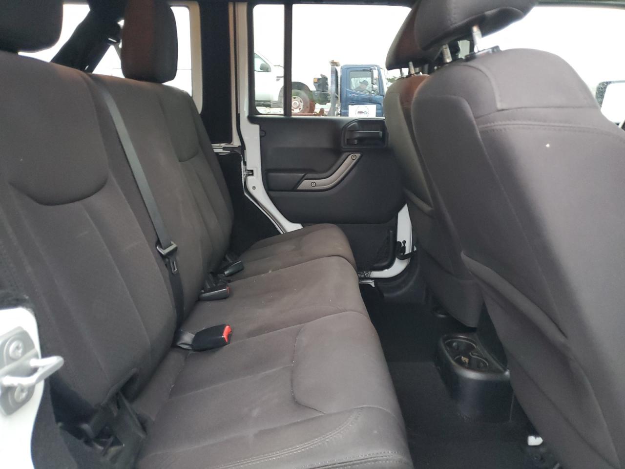 2015 Jeep Wrangler - Image 10