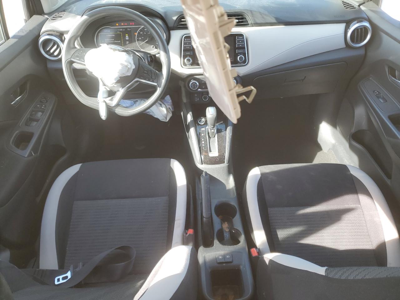 2021 Nissan Versa - Image 8