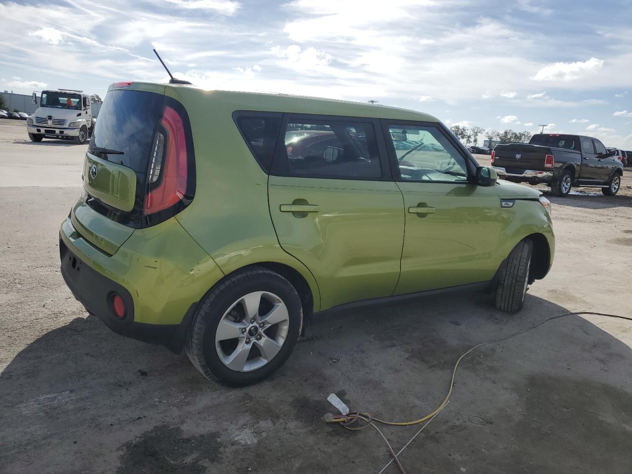 VIN KNDJN2A29J7898866 2018 KIA SOUL no.3