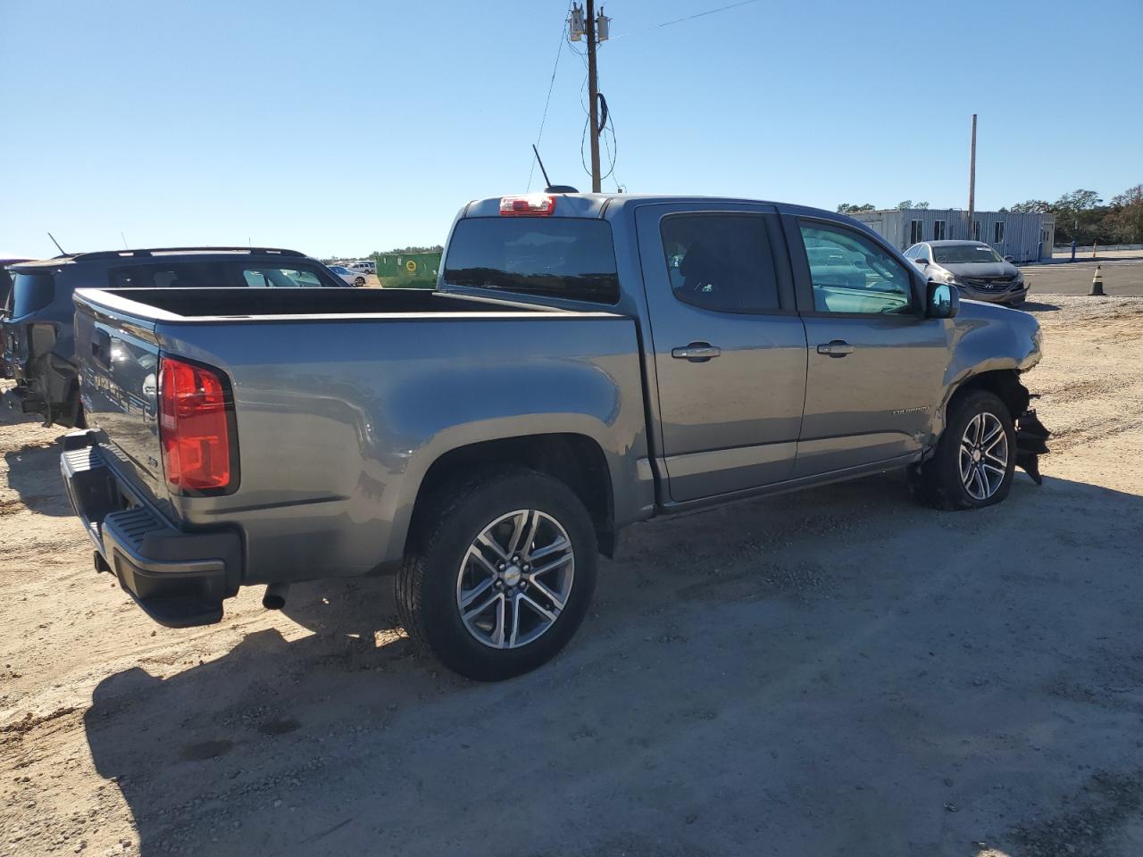 VIN 1GCGSBEN5M1250035 2021 CHEVROLET COLORADO no.3