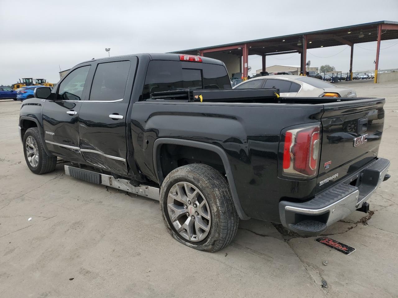 2018 GMC Sierra - Image 2
