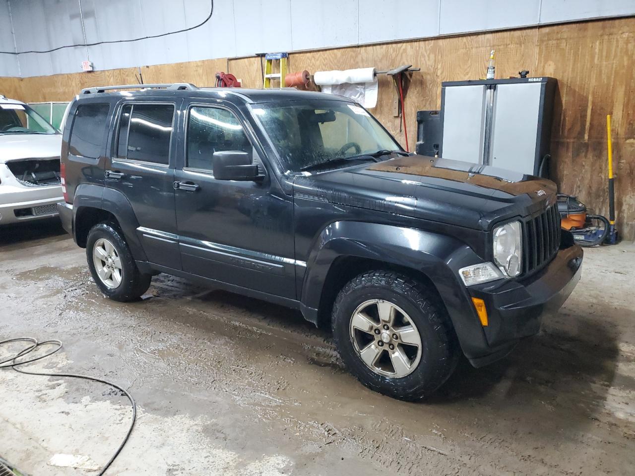 2010 Jeep Liberty (North America) - Image 4