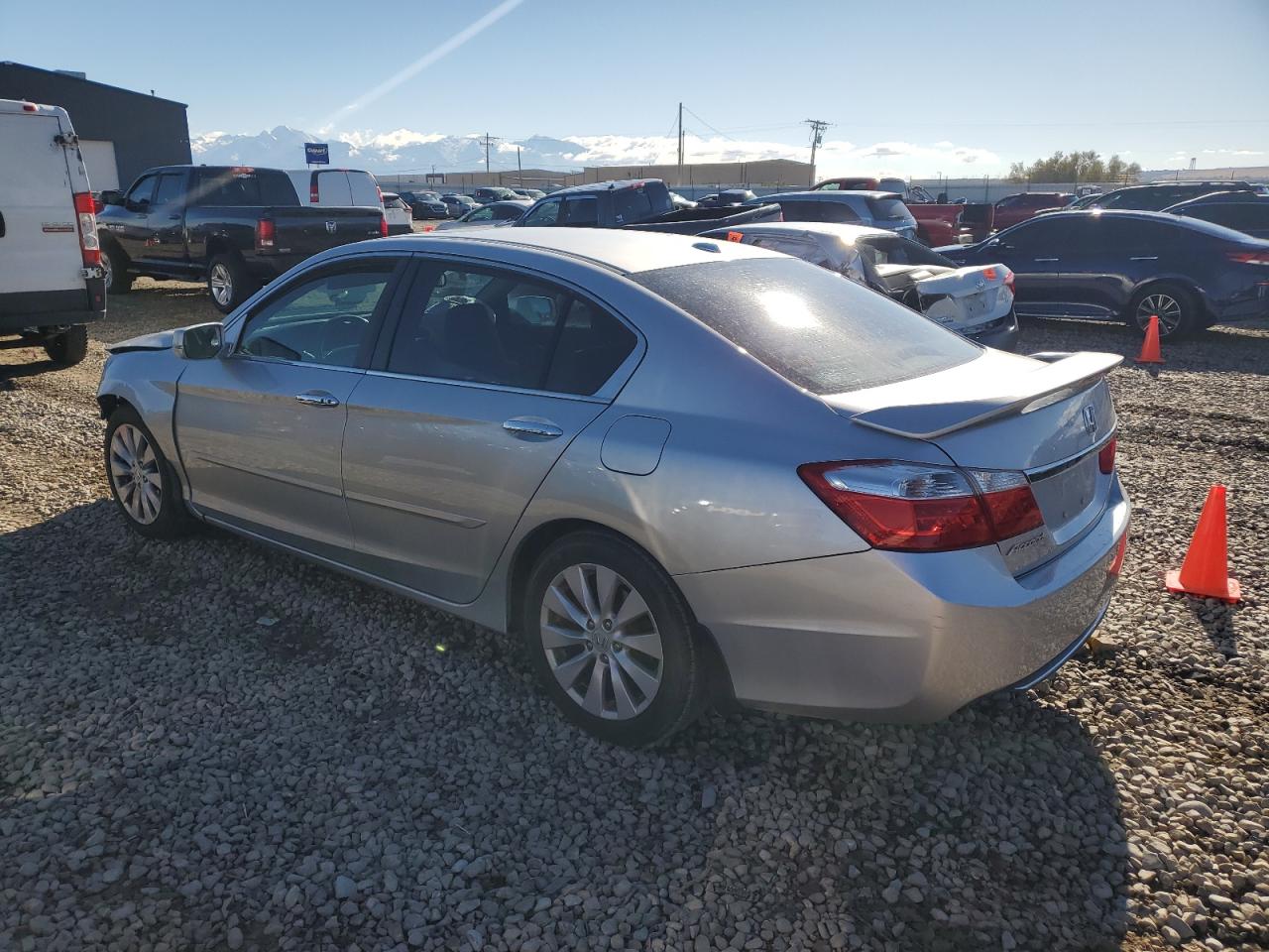 VIN 1HGCR2F8XDA014985 2013 HONDA ACCORD no.2