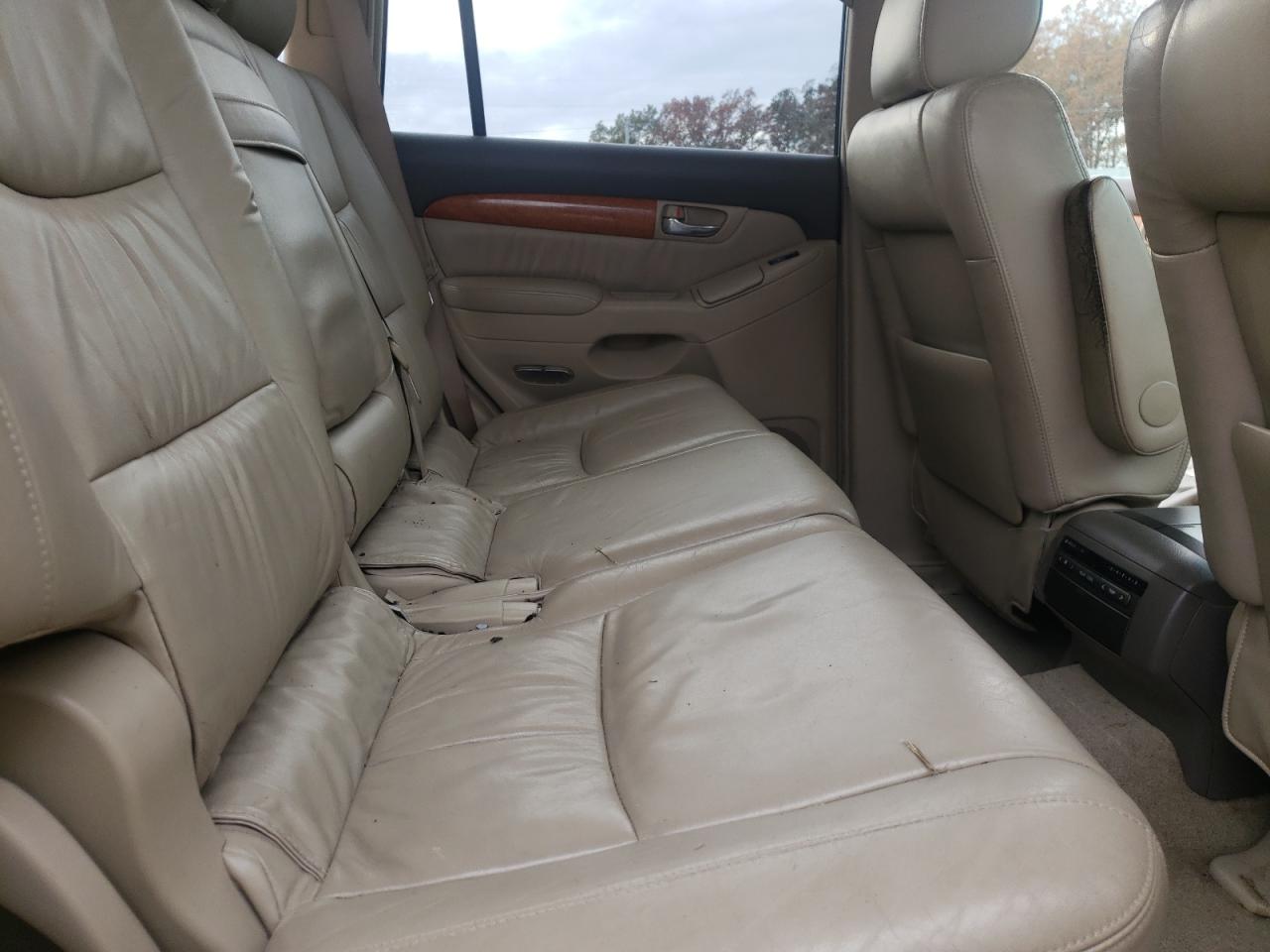 2004 Lexus GX - Image 11