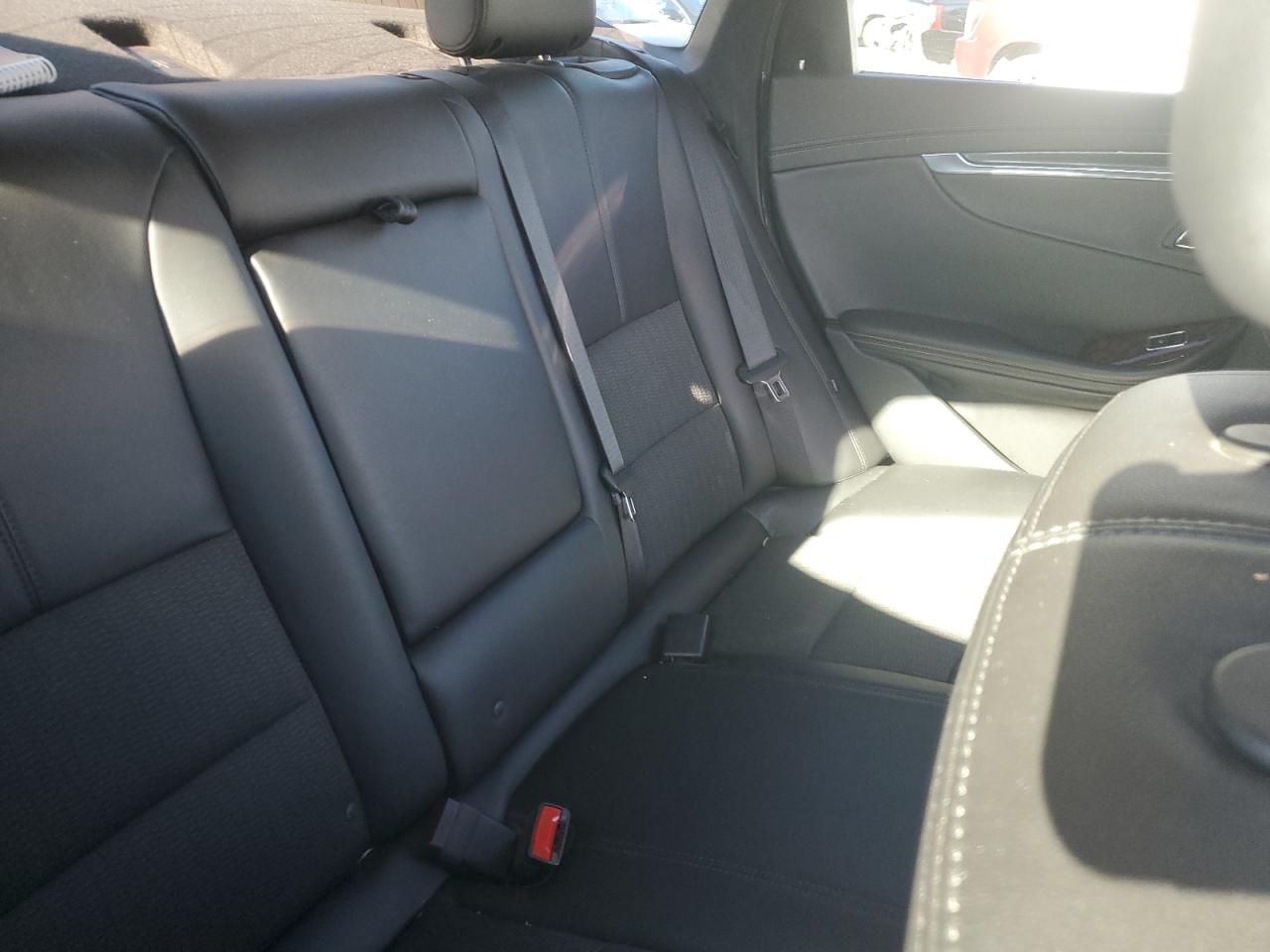 2014 Chevrolet Impala - Image 11