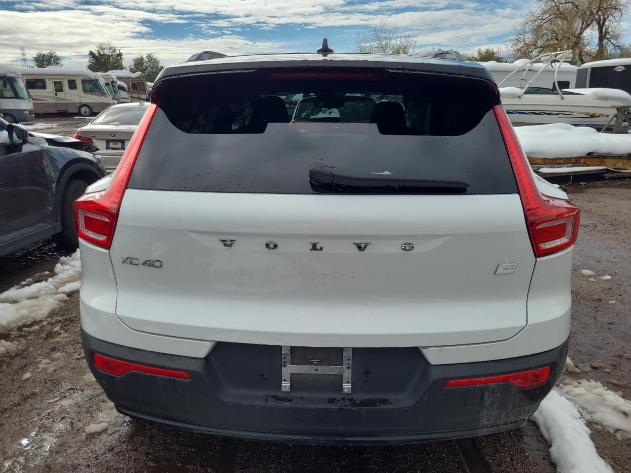 2023 Volvo XC40 - Image 6