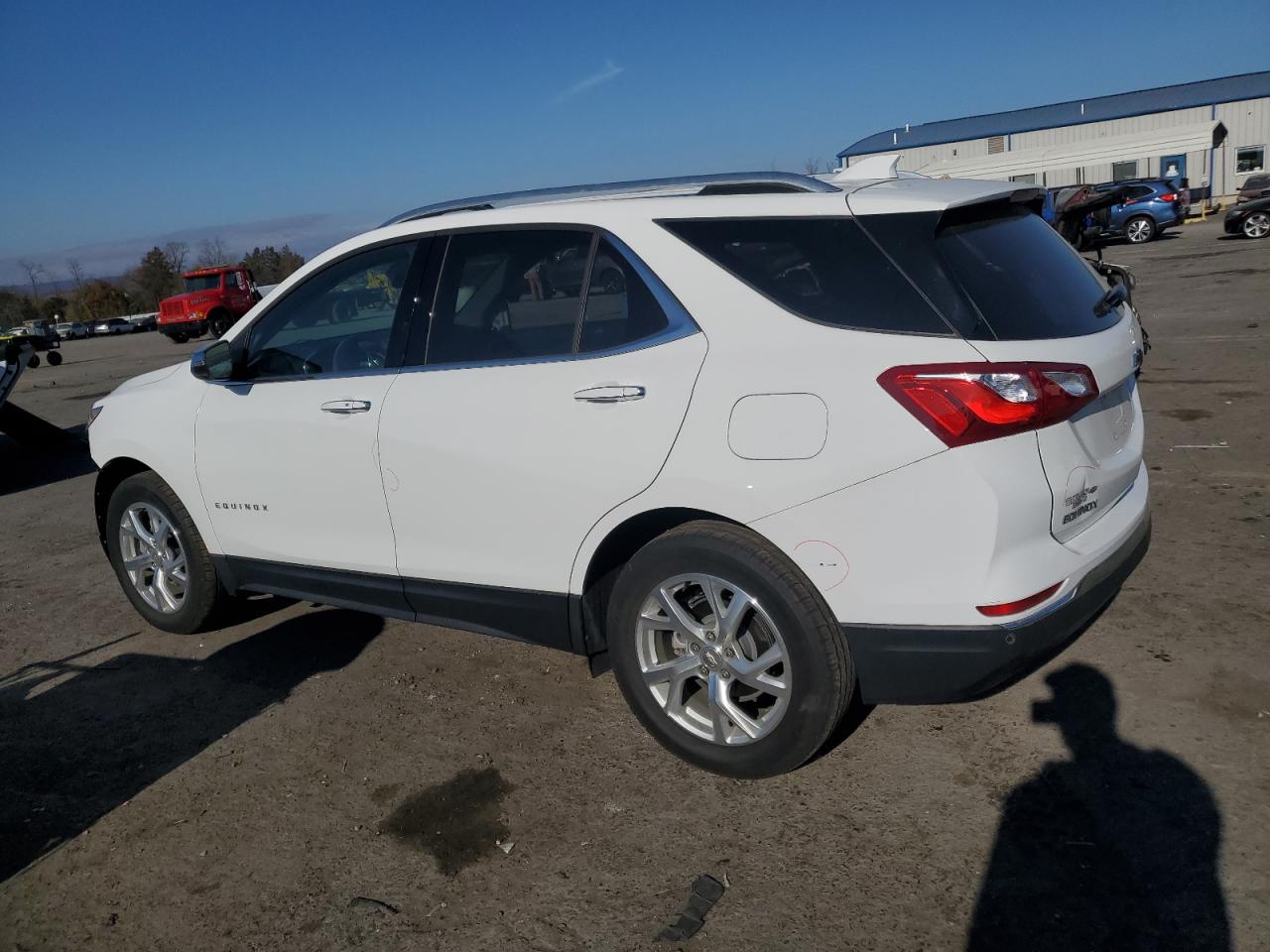 2020 Chevrolet Equinox - Image 2