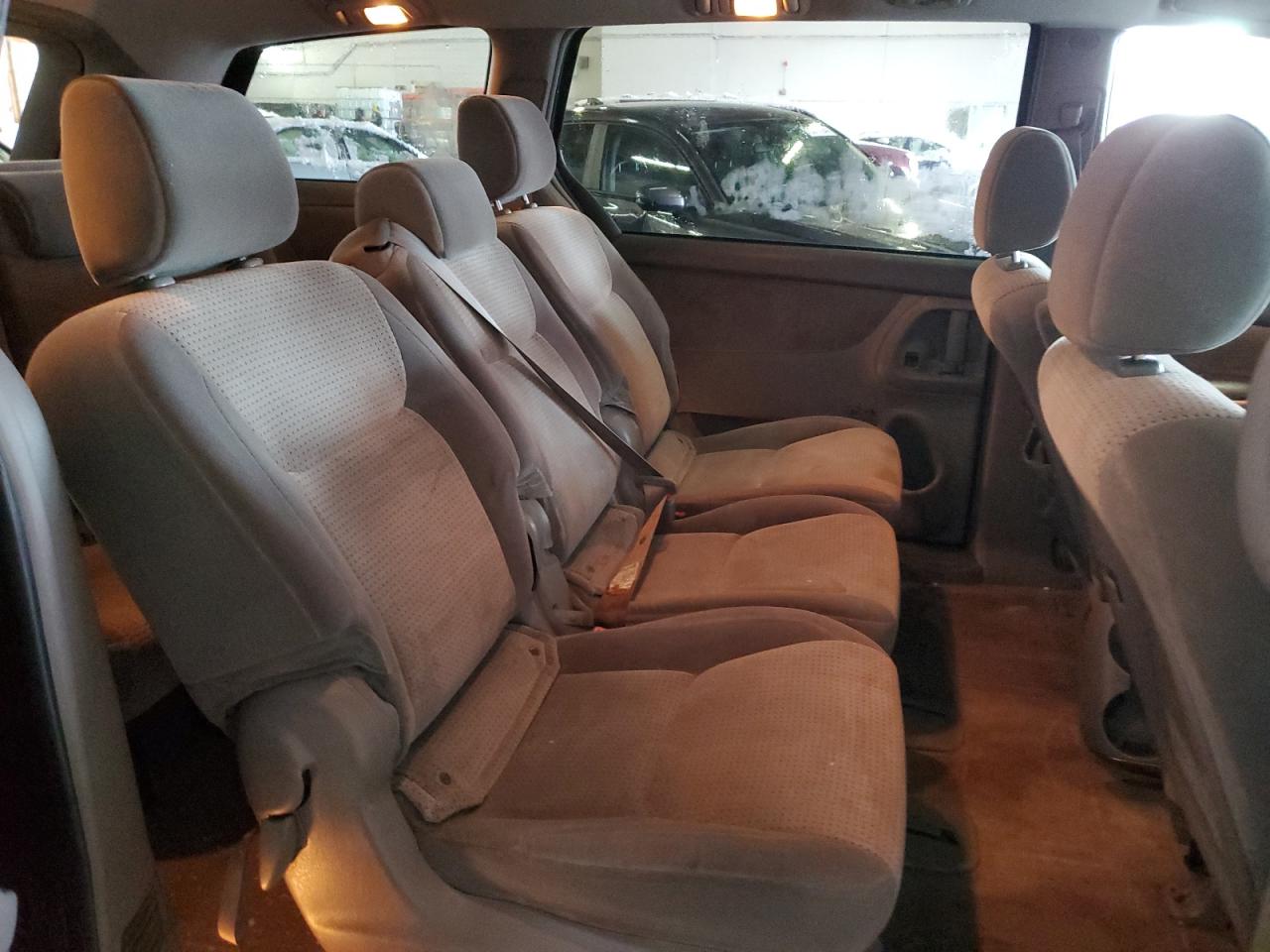 2008 Toyota Sienna - Image 11