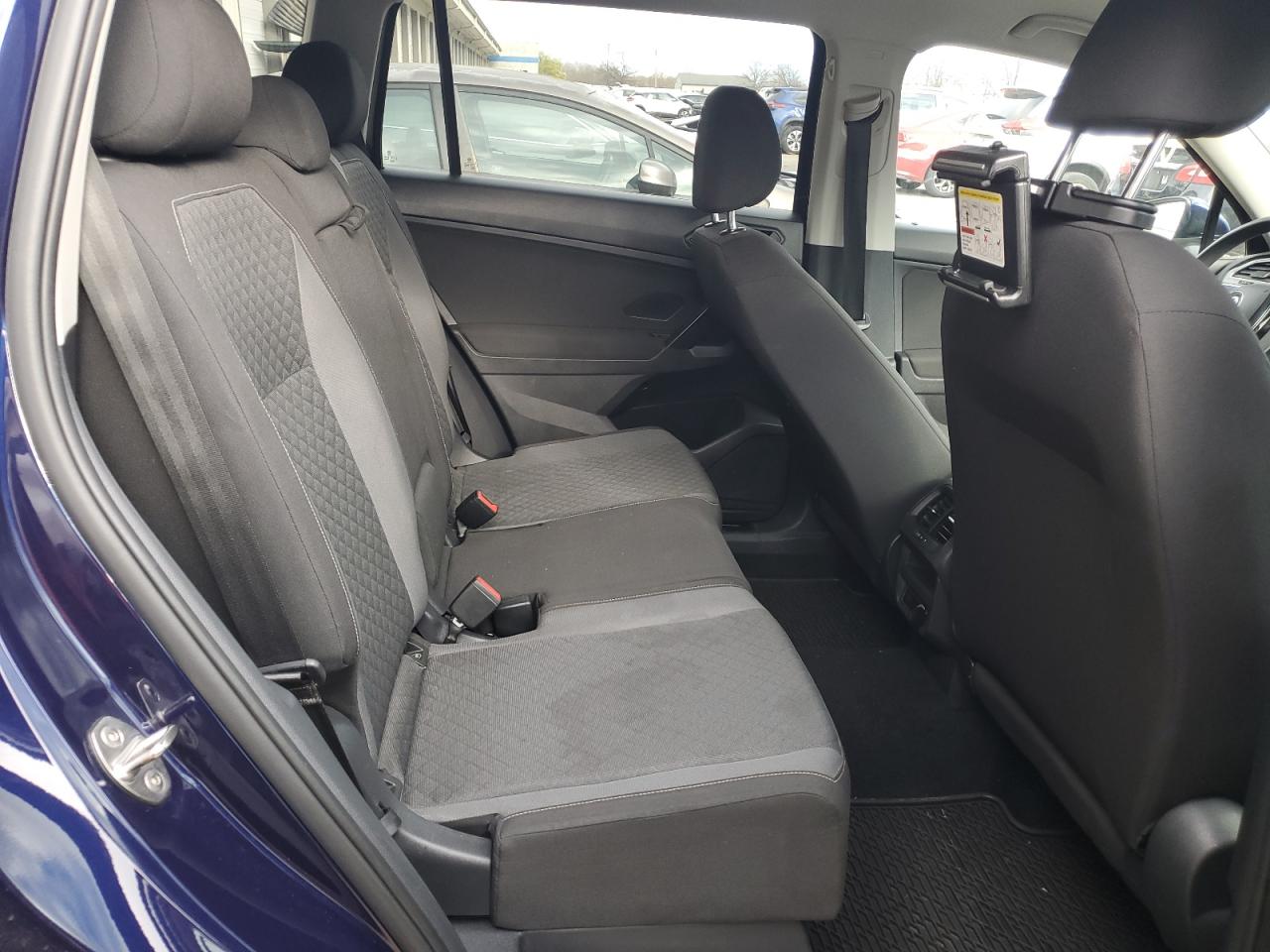 2021 Volkswagen Tiguan - Image 11