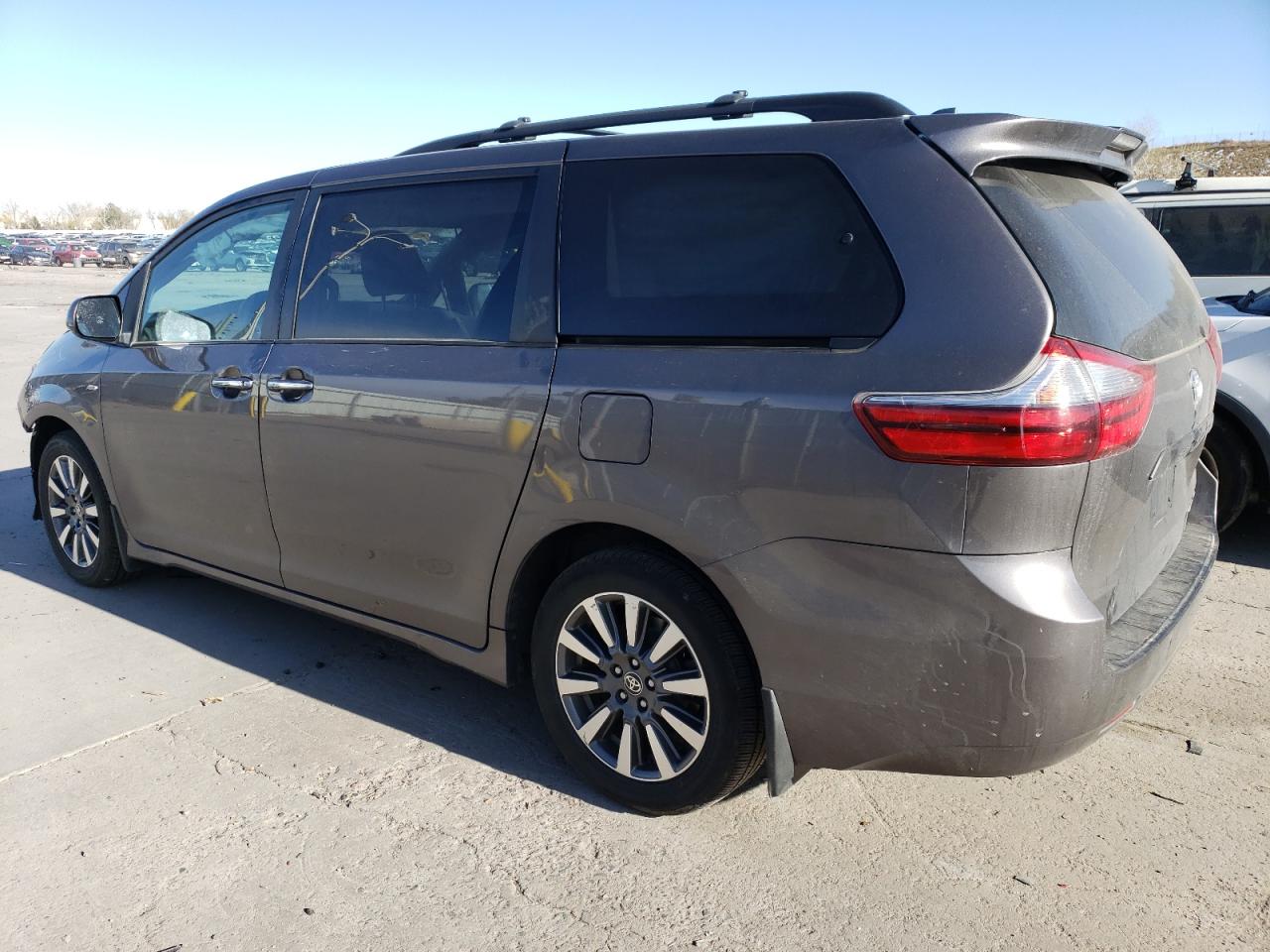 2020 Toyota Sienna - Image 2