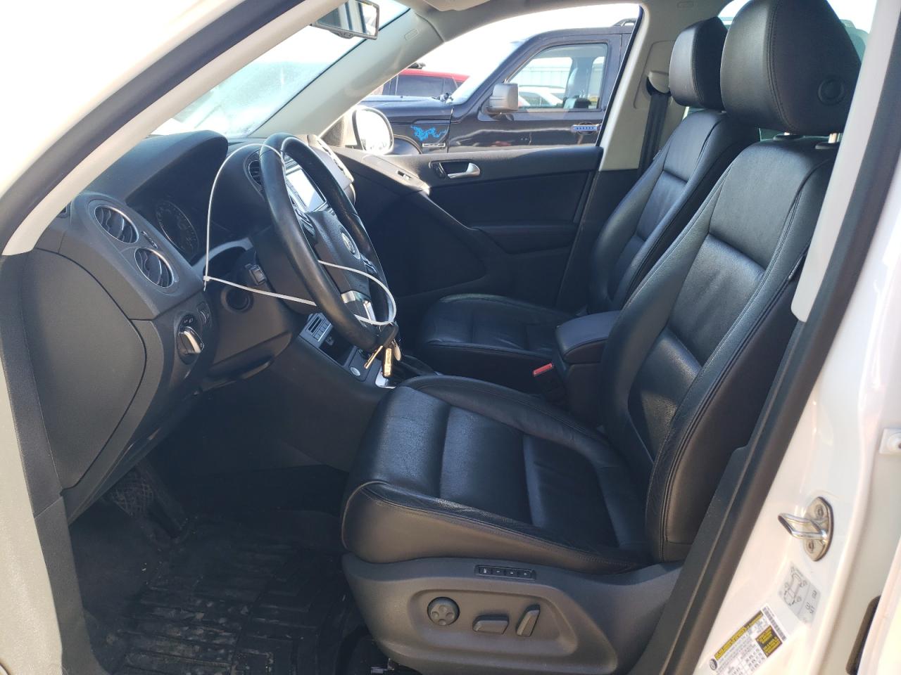 2017 Volkswagen Tiguan - Image 7