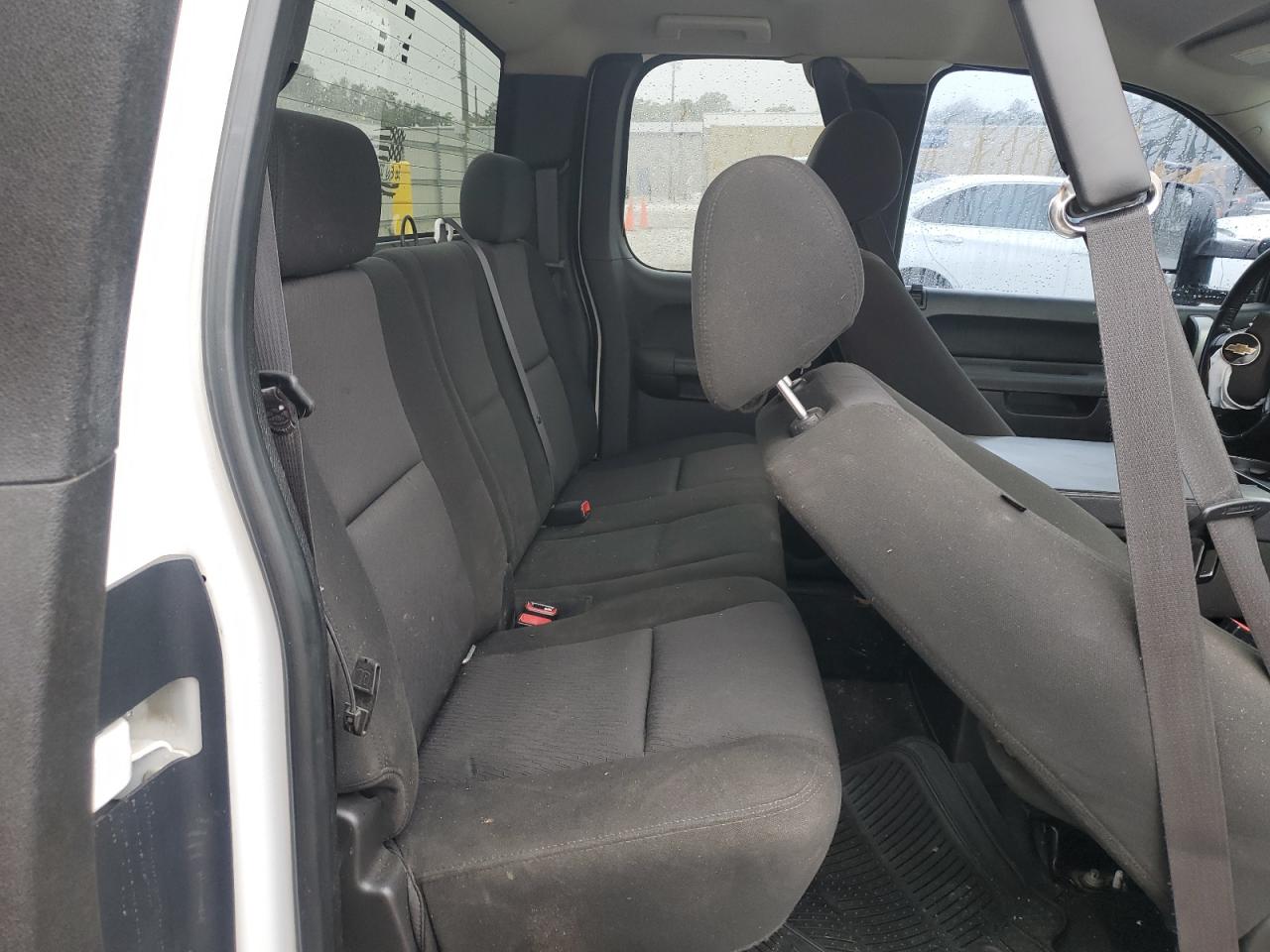 2010 Chevrolet Silverado - Image 10