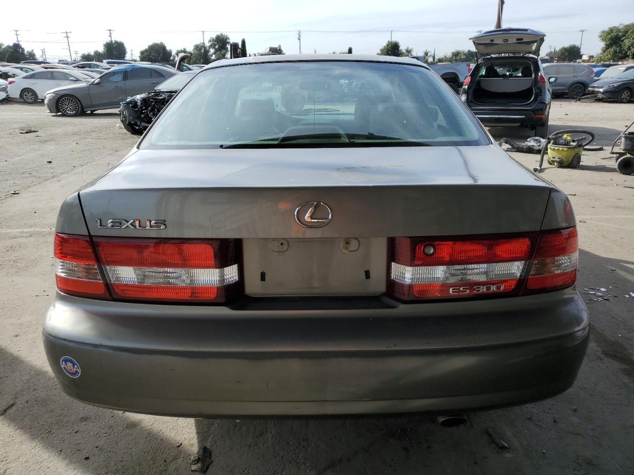 2000 Lexus Es 300 VIN: JT8BF28G0Y5075914 Lot: 79203784