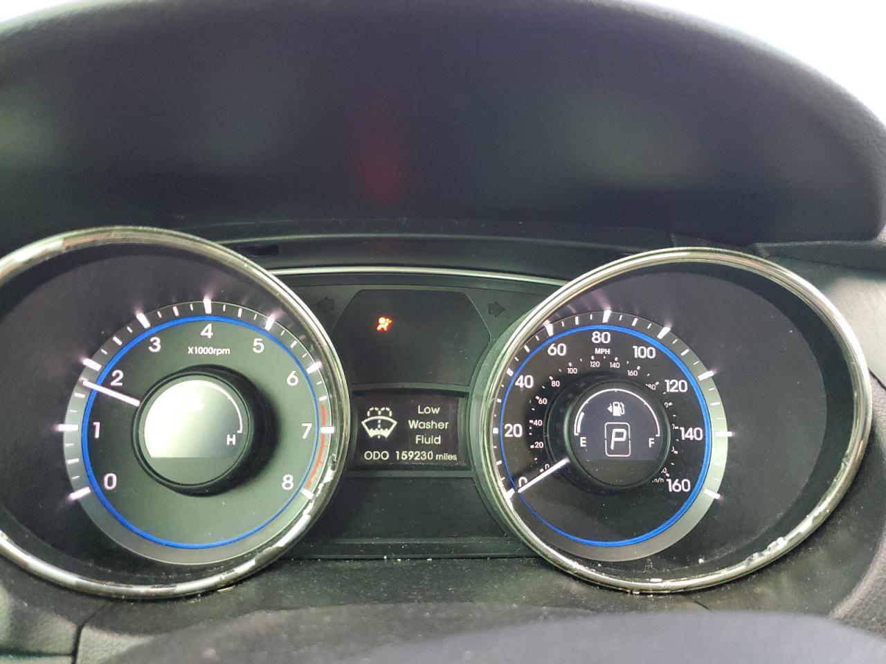 2011 Hyundai Sonata - Image 9