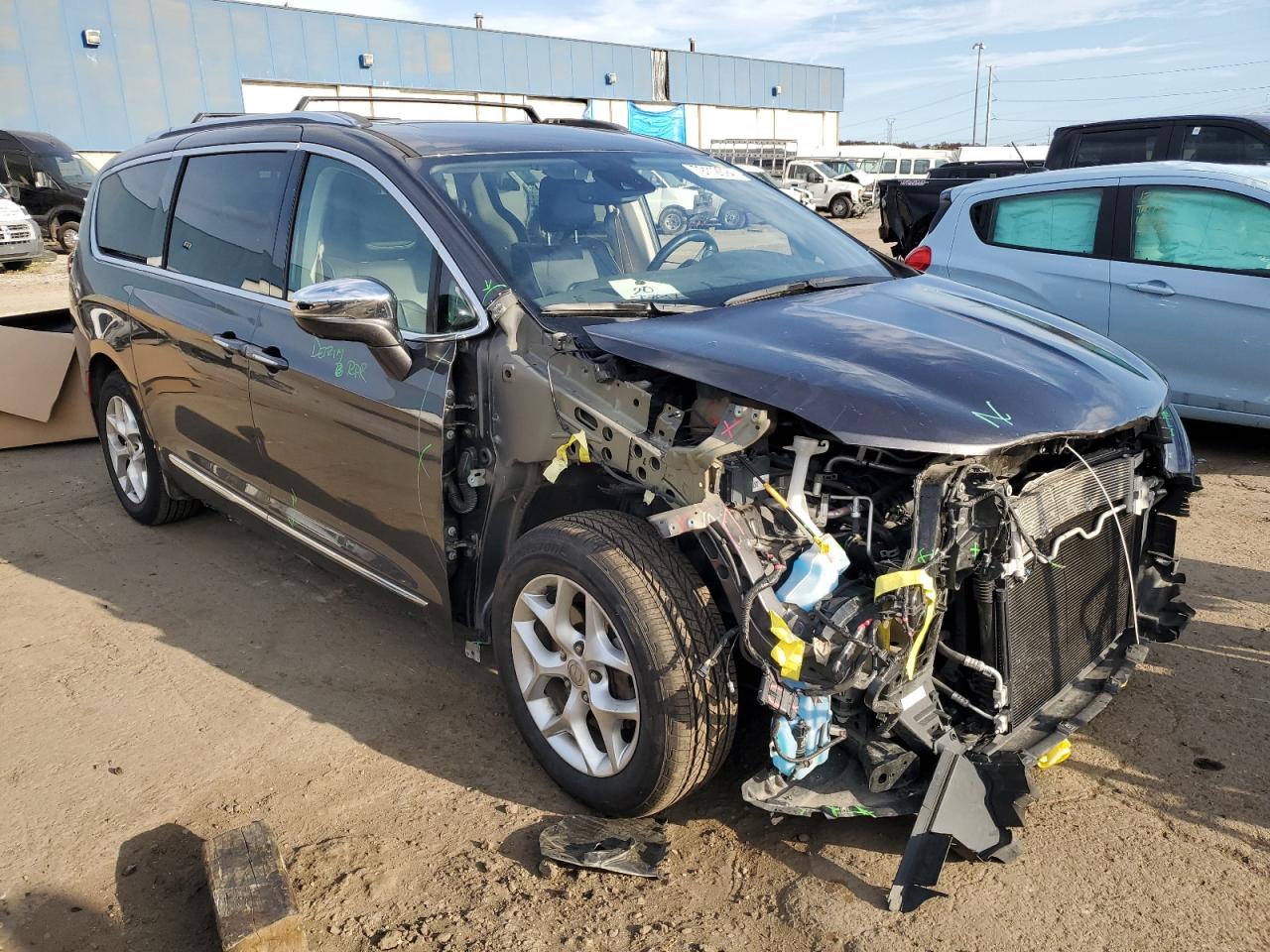 2020 Chrysler Pacifica - Image 4