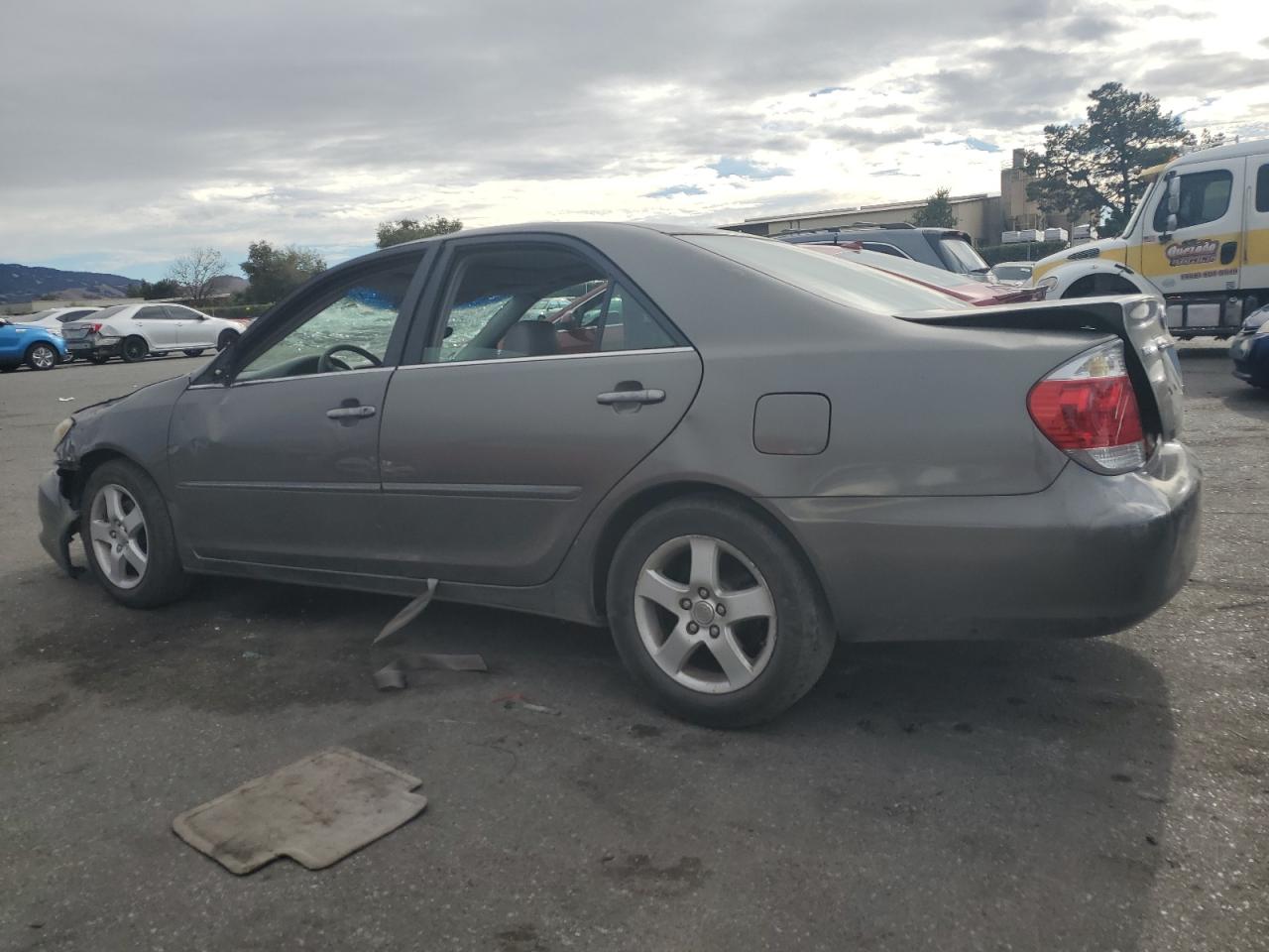 2005 Toyota Camry - Image 2