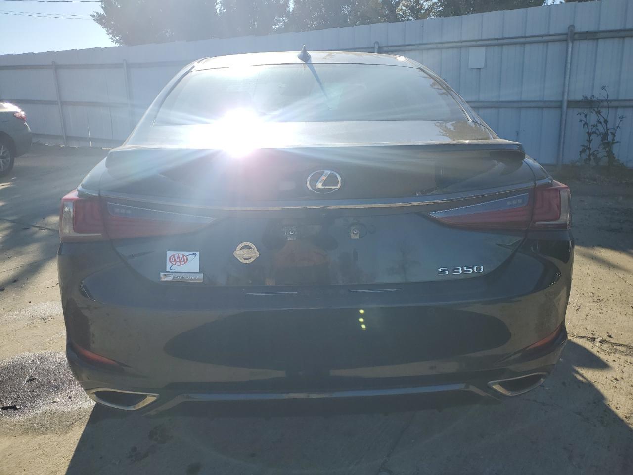2019 Lexus ES - Image 6