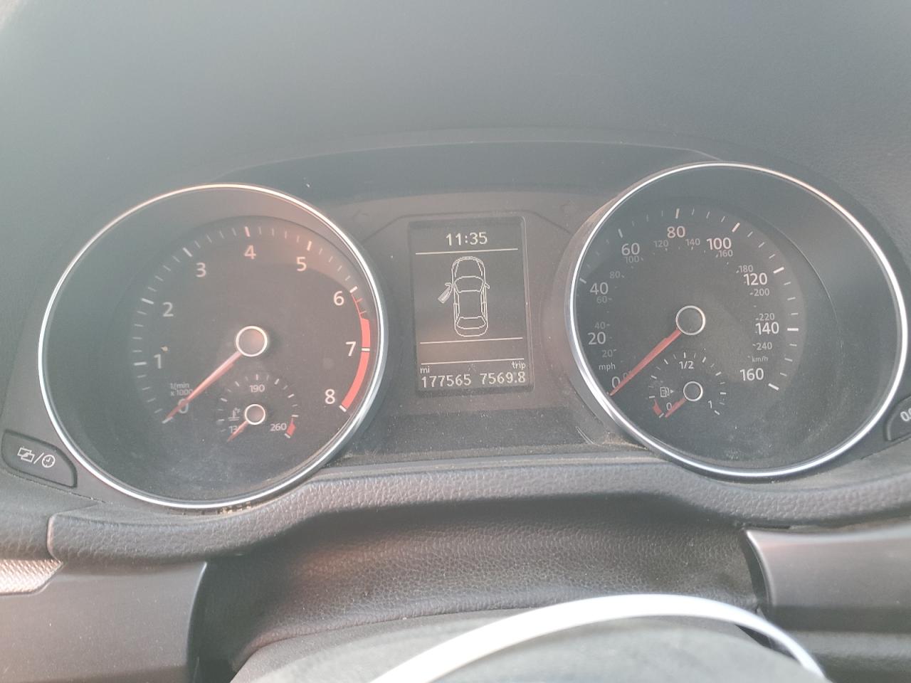 2018 Volkswagen Passat - Image 9