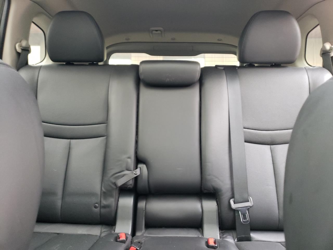 2015 Nissan Rogue - Image 10