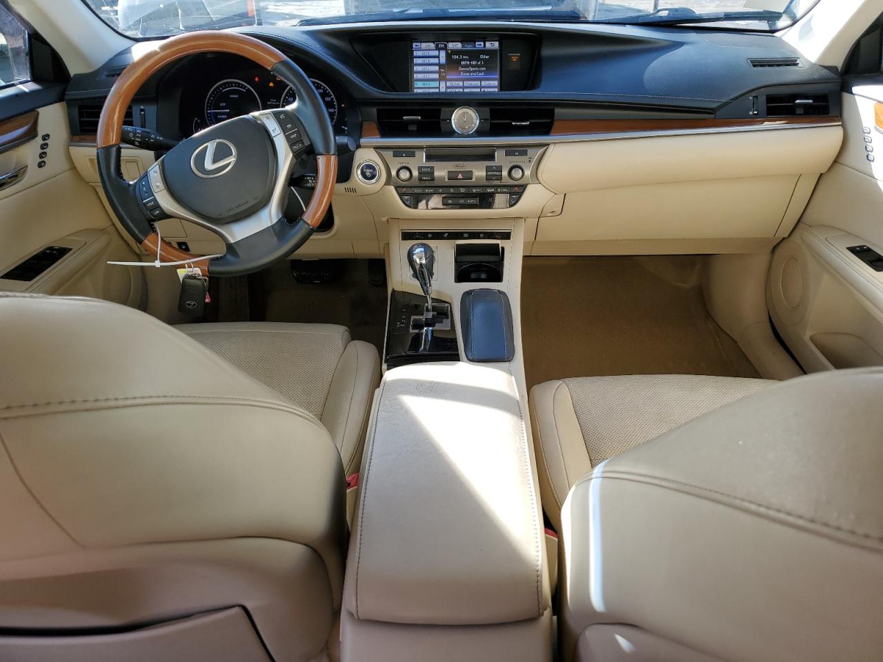 2013 Lexus ES - Image 8