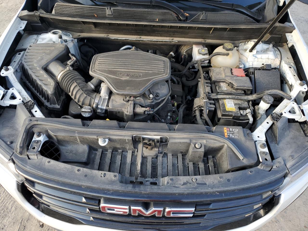 2021 GMC Acadia - Image 14