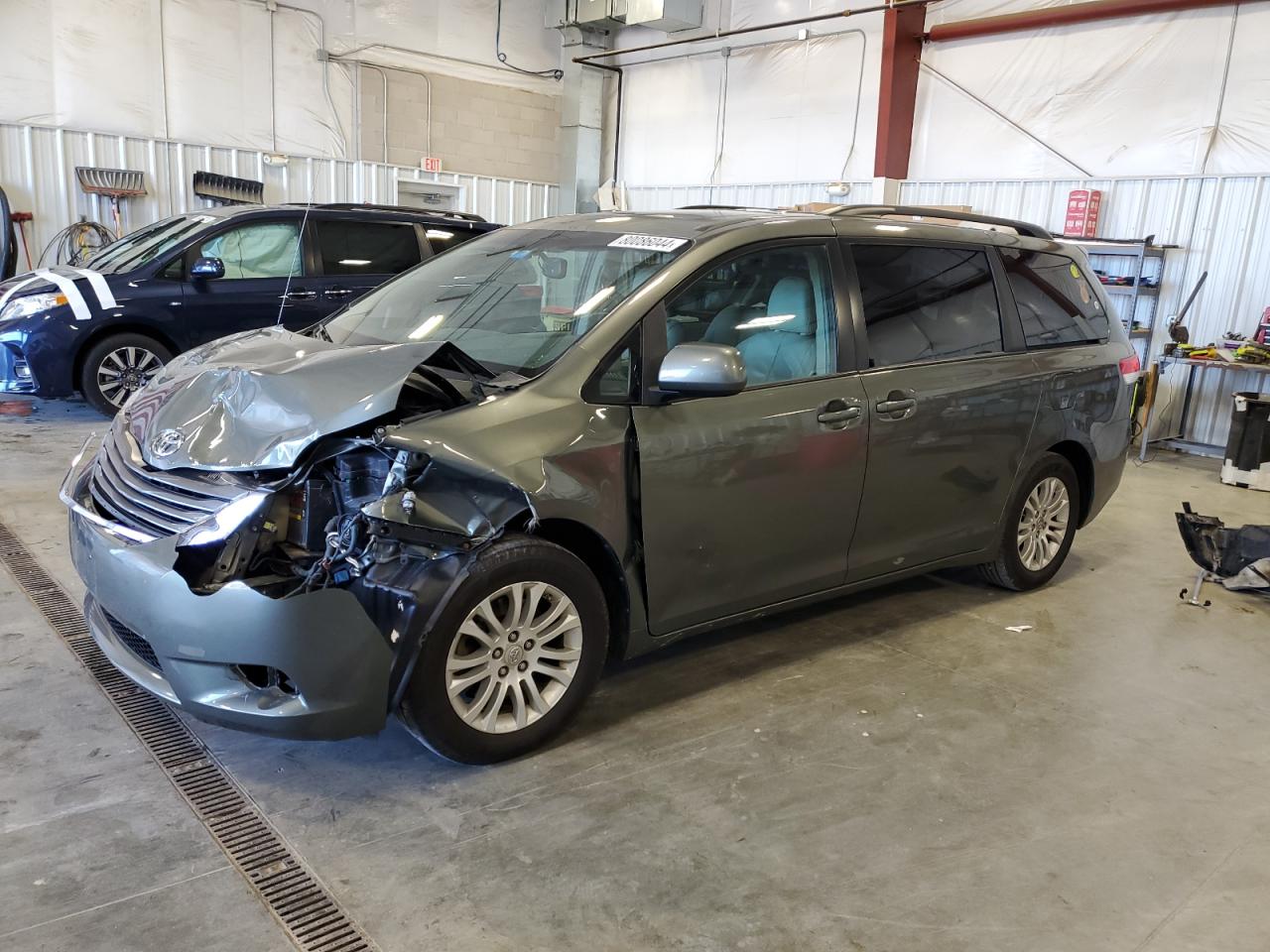2011 Toyota Sienna - Image 1