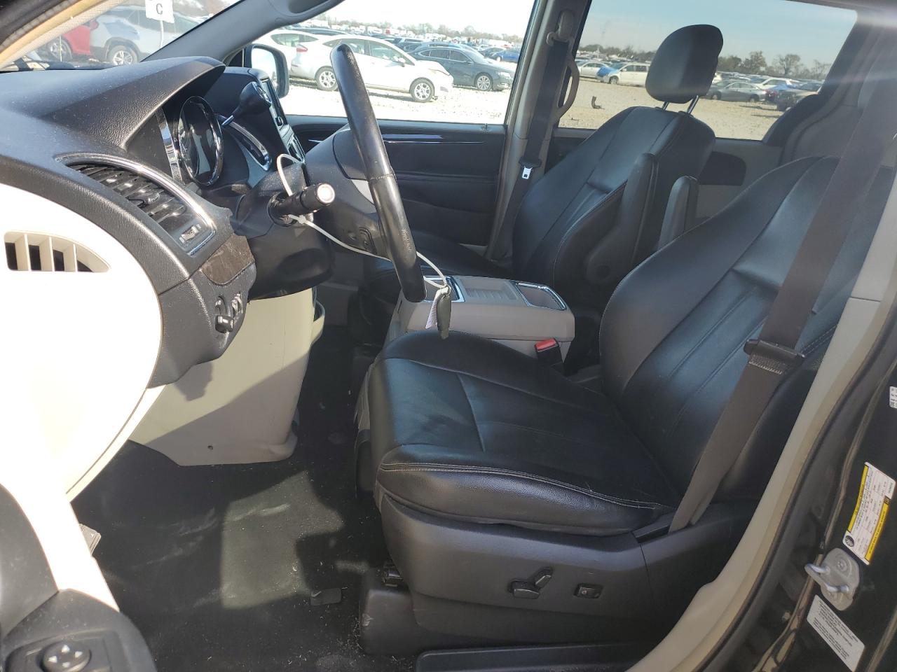 2016 Chrysler Town & Country Touring VIN: 2C4RC1BG9GR296246 Lot: 82043024