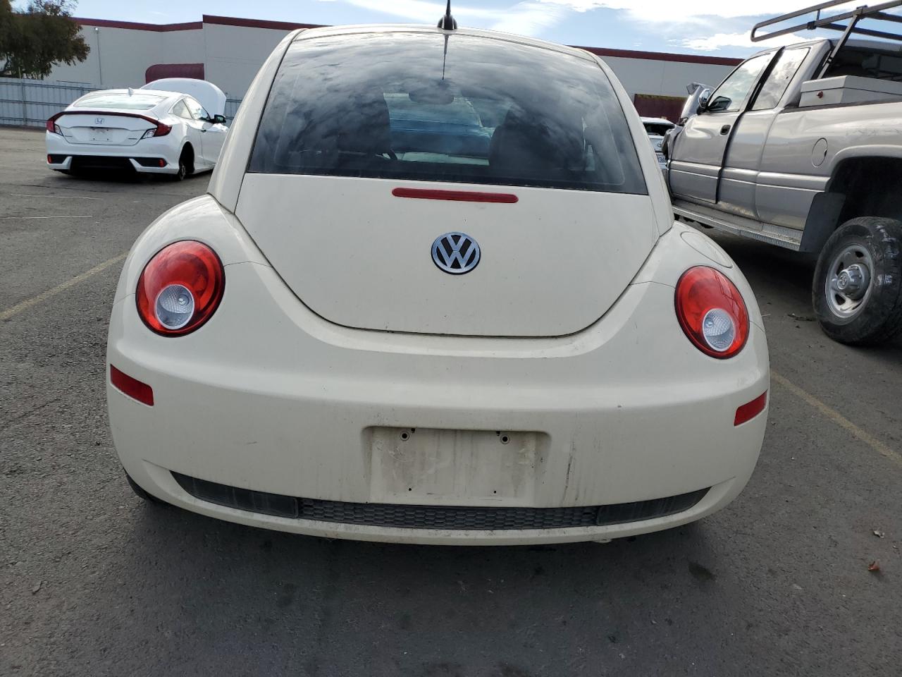 2006 Volkswagen New Beetle 2.5L Option Package 2 VIN: 3VWSG31C86M413513 Lot: 81557984