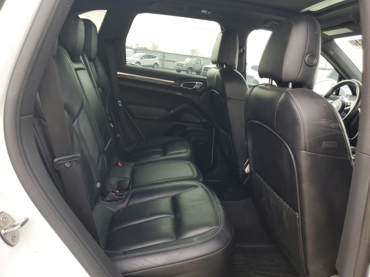 2015 Porsche Cayenne - Image 11