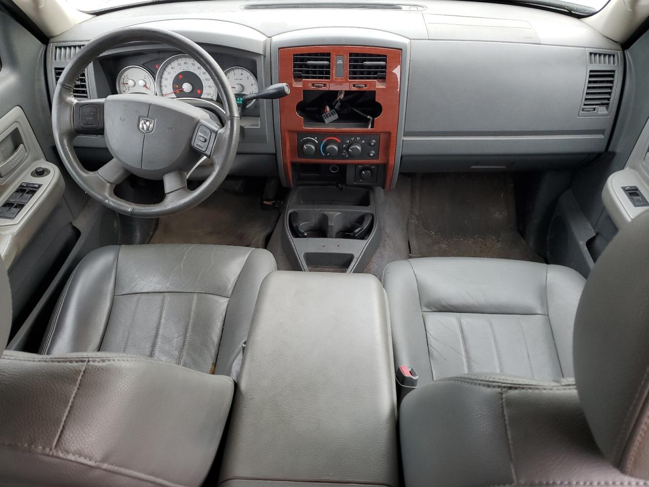 2005 Dodge Dakota - Image 8