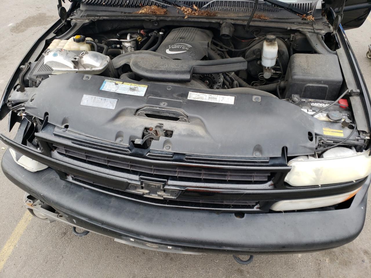 2001 Chevrolet Suburban - Image 12