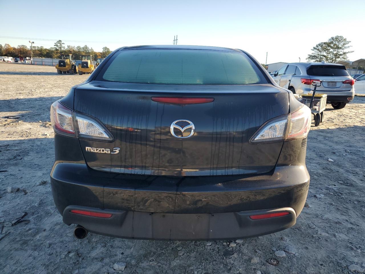 2011 Mazda 3 - Image 6