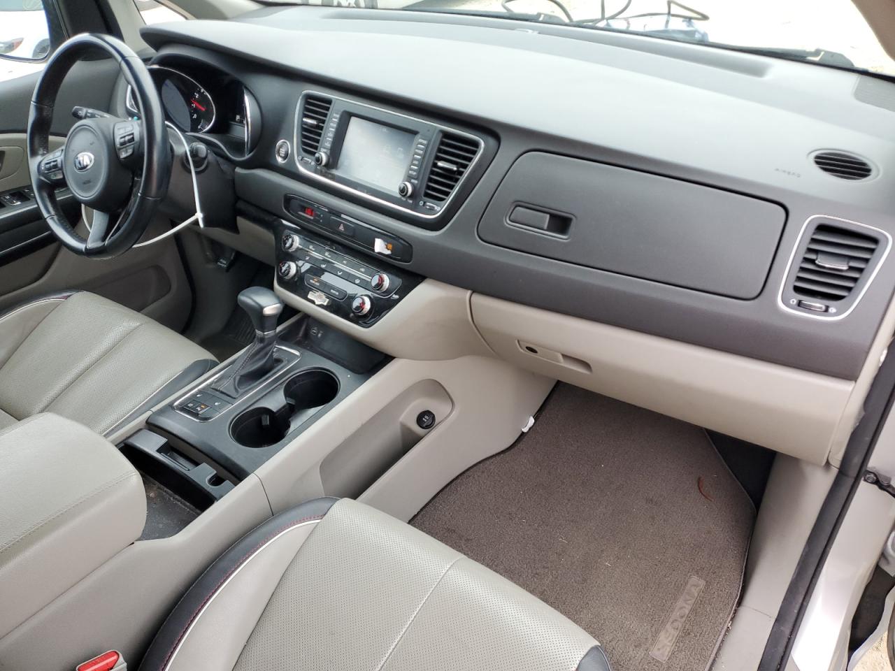 2018 Kia Sedona - Image 8
