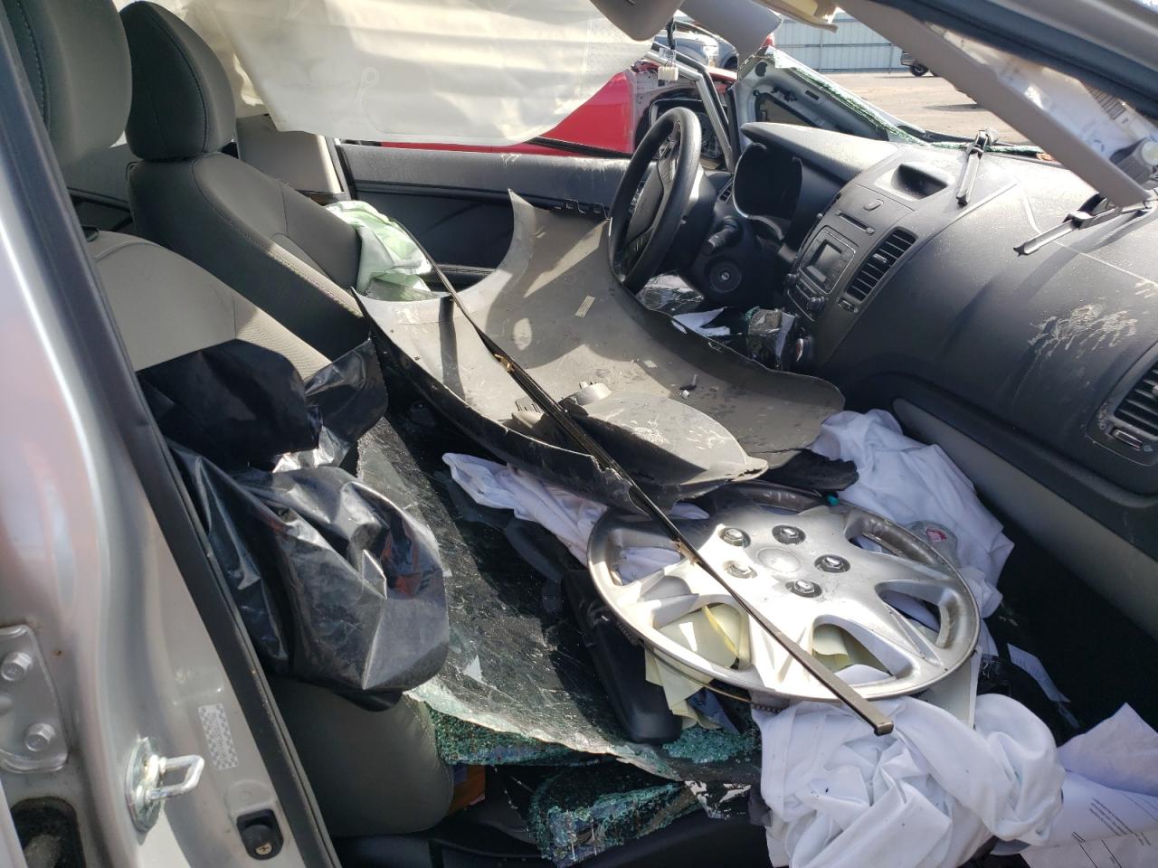 2016 Kia Forte - Image 7