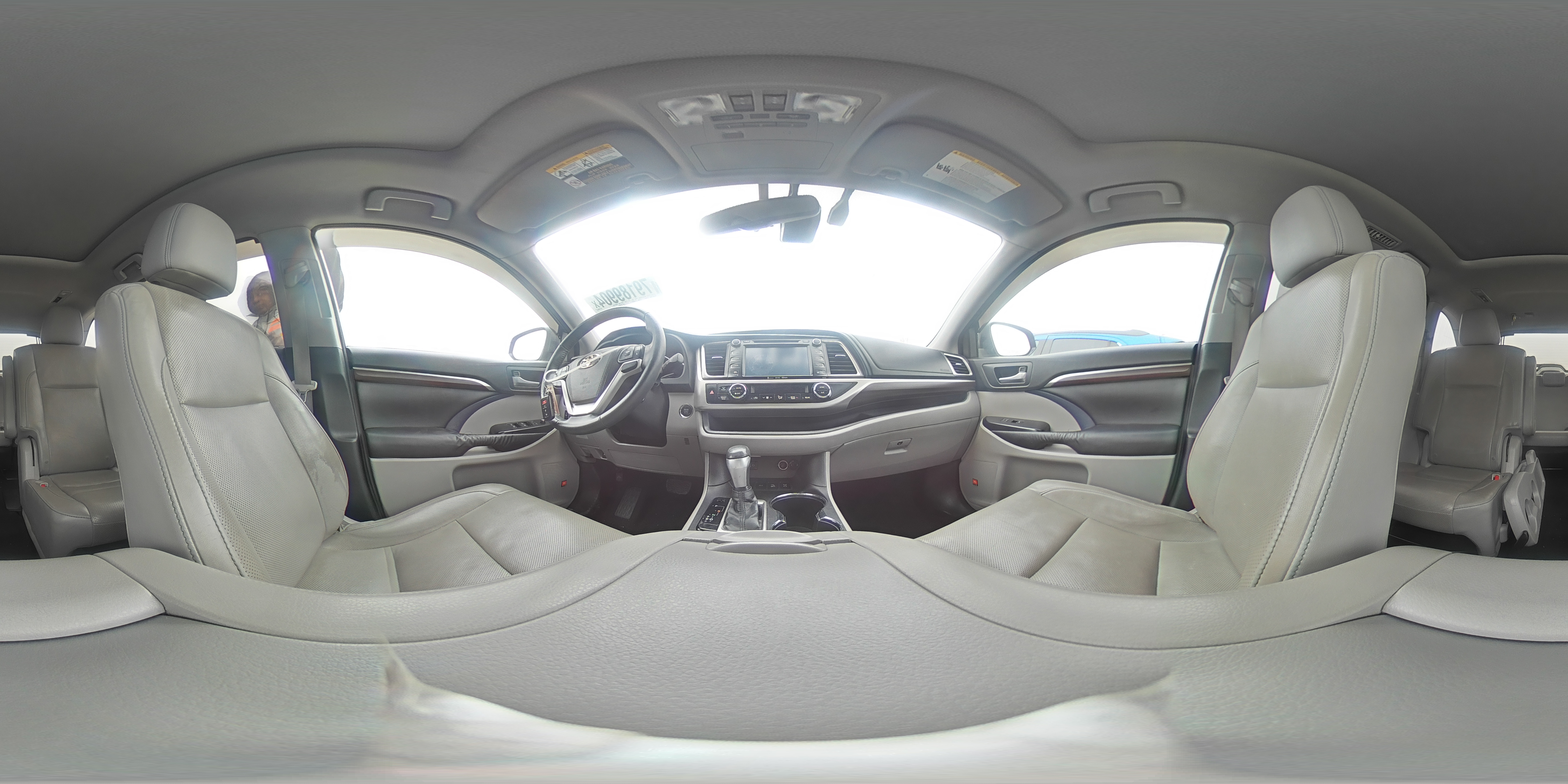2016 Toyota Highlander - Image 14