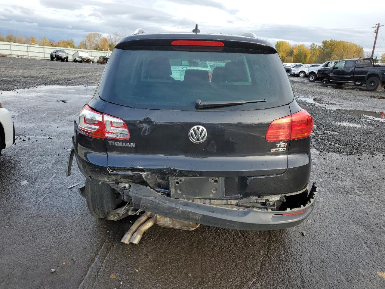 2017 Volkswagen Tiguan - Image 6