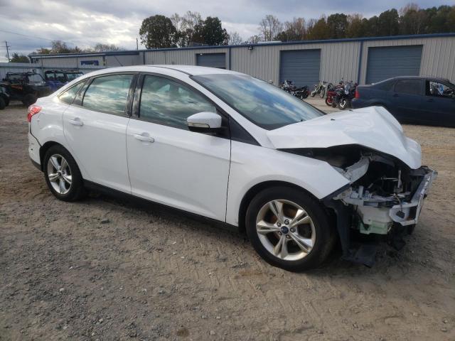 Sedans FORD FOCUS 2014 White